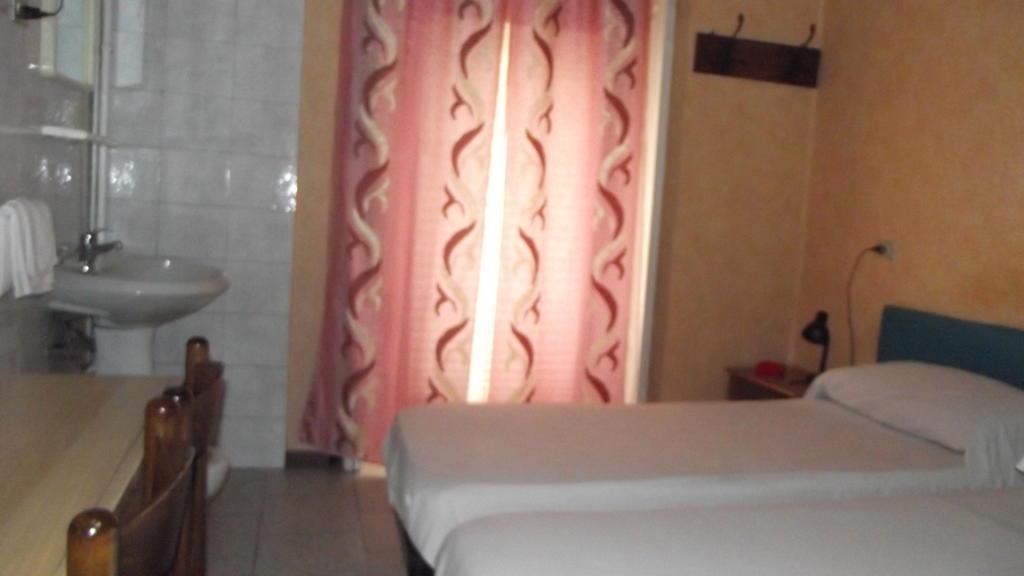 Hotel Merano Milano Phòng bức ảnh