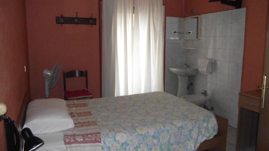 Hotel Merano Milano Phòng bức ảnh